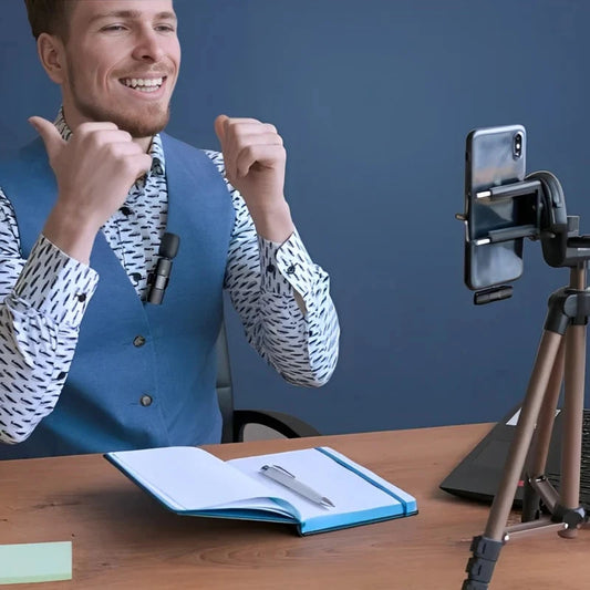 Professional Wireless Lavalier Microphone - Cordless & Omnidirectional Mic